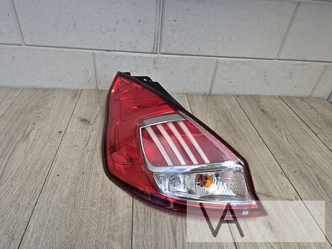 Achterlicht links van Ford Fiesta 2013 - 2017 model met LED