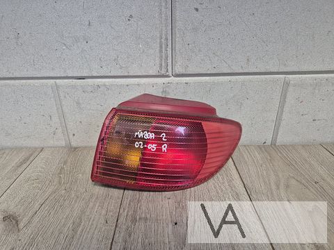 Achterlicht rechts voor Mazda 2 2003 - 2006 rood nette staat