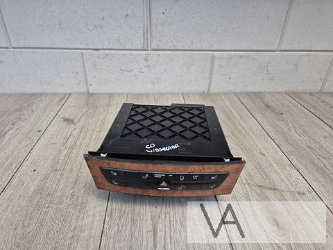CD wisserlaar met knoppenbalk van Mercedes E klasse W211 €40
