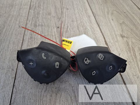 Knoppen op stuur airbag van Mercedes E klasse W211 set €30