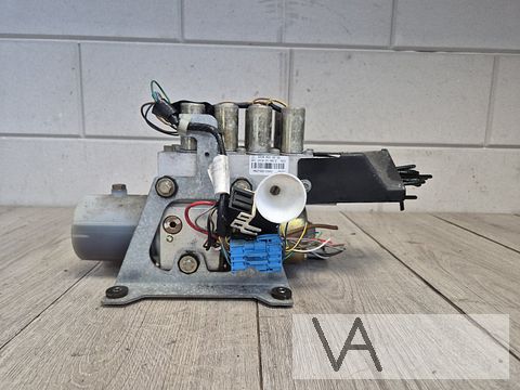 Cabrio dakpomp dakmotor van Mercedes CLK W208 a2088001048