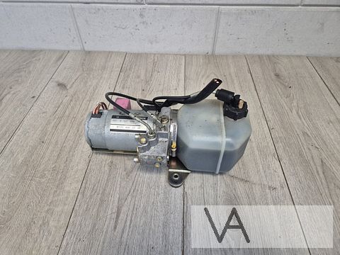 Cabrio dakpomp dakmotor van Mercedes SL R129 1248002348 €300