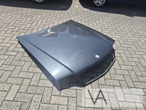 Motorkap van Mercedes SL klasse R129 1989 - 2002 blutsje €400