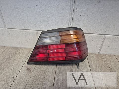 Achterlicht rechts van Mercedes E klasse W124 1983 - 1995