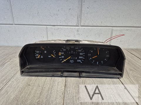 Tellerklok cockpit van Mercedes 190 W201 benzine 2015421567