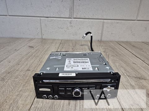 Radio navigatie Peugeot Partner Citroen Berlingo 98083776xt