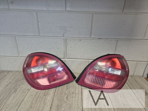 Achterlicht links / rechts van Nissan Almera 2000 tot 2003