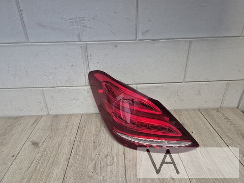 Achterlicht links van Mercedes C klasse W205 a2059050357