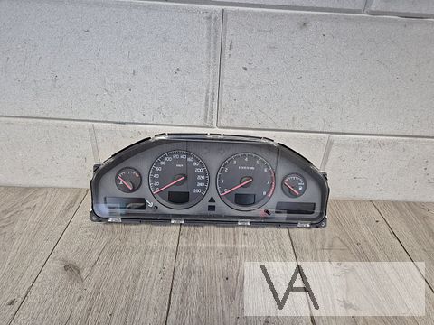 Cockpit teller van Volvo S60 en V70 2000 - 2004 9499668 €50