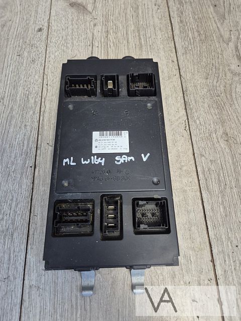 Zekeringkast SAM voorzijde van Mercedes ML W164 a1645407562