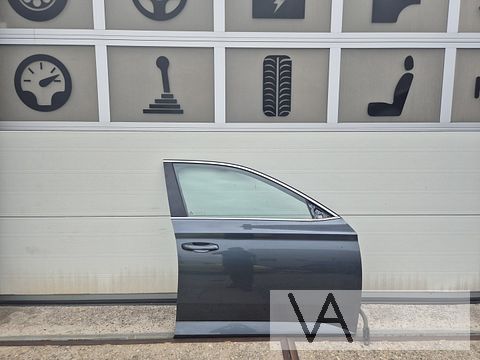 Deur portier rechts voor van Skoda Superb 2015 - 2024 €450