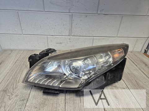 Koplamp XENON links Renault Megane 3 2008 - 2013 260600021r