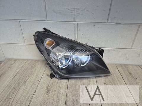 Koplamp rechts van Opel Astra H 2004 - 2008 halogeen €50