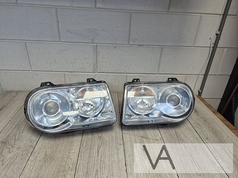 Koplamp SET van Chrysler 300c 2004 - 2009 XENON erg netjes