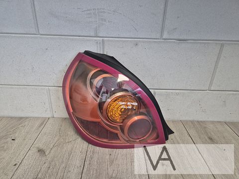 Achterlicht links van Nissan Almera hatchback 2003 - 2006
