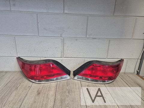 Achterlicht LINKS van Opel Astra twintop cabrio 2005 - 2010