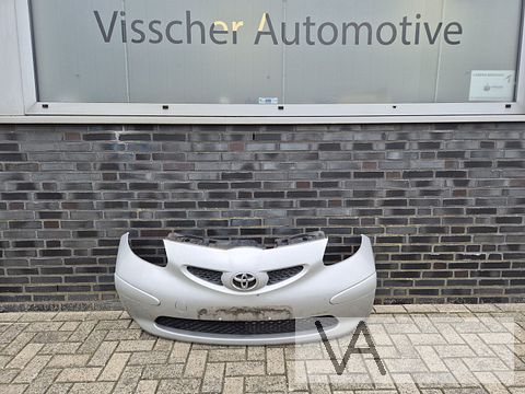 Voorbumper Toyota Aygo 2005 - 2012 zilver nette staat €150