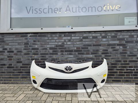 Voorbumper Toyota Aygo 2012 - 2014 FACELIFT wit  €200