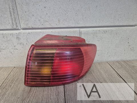 Achterlicht rechts van Mazda 2 2002 -2006 kleur rood OP AUTO