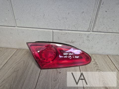 Achterlicht links op de klep van Seat Leon 2005 - 2009 €50
