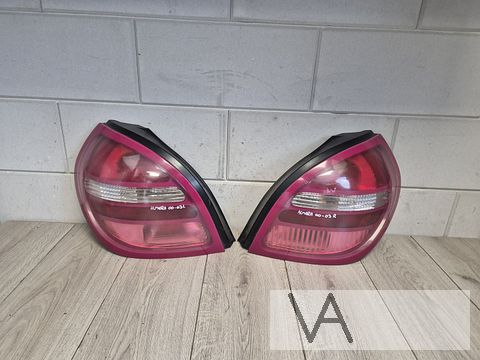 Achterlicht links / rechts van Nissan Almera 2000 tot 2003
