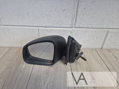 Spiegel links van Renault Twingo 3 2016 - 2022 handmatig €30