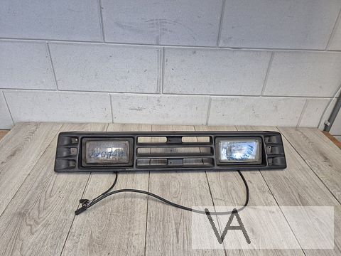 Grille met mistlampen van Hyundai Pony 1984 - 1989 FG74 €75