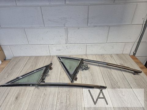 Mercedes W114 / W115 coupe ruit zijruit van deur €50 /st