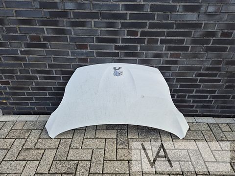 Motorkap wit van Peugeot 107 2012 tot 2014 facelift deukje