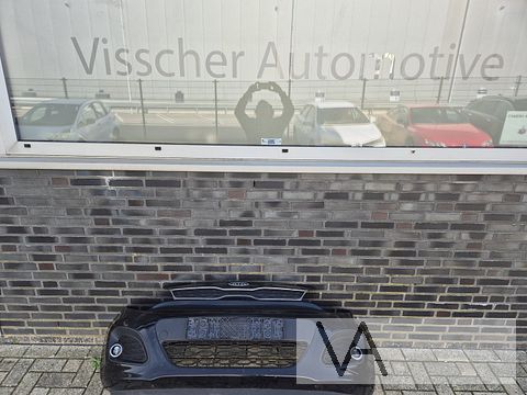 Voorbumper van Kia Rio 2011 - 2017 zwart met mistlampen €300