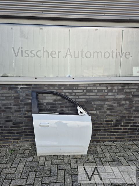 Deur rechts voor van Renault Twingo 3 2015 - 2022 wit €200