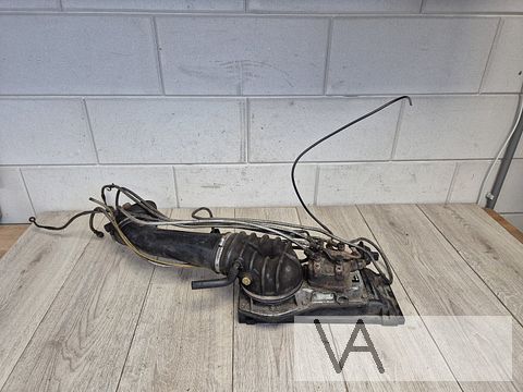 Brandstofverdeler luchtmenger VW Golf 2 1.8 gti 049133353aa