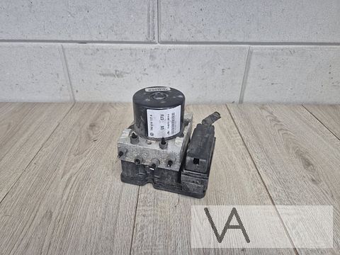 VW Transporter T5 03 - 10 abs pomp 7h0614117A €400 GARANTIE