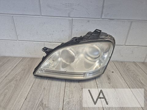 Koplamp links van Mercedes ML W164 2005 - 2009 halogeen €75