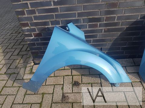 Ford Focus 2 CC cabrio voorscherm 2007-2011 rechts blauw €75