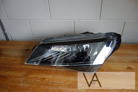 Skoda Superb 2014 - 2019 koplamp links xenon 3 modules €200