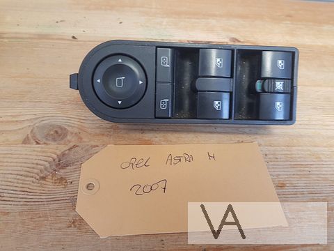 Opel Astra H en Zafira B raamschakelaar 4 elektr. ramen €35