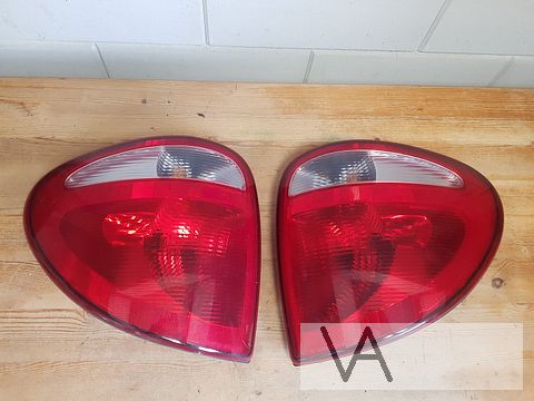 Chrysler Voyager / Town Country set achterlichten USA €100