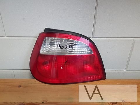 Renault Megane 1 hatchback 1996 - 2002 achterlicht links €20