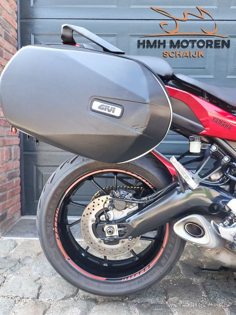 Givi 3D600 Easylock Zijtassen beugel Yamaha Tracer 900