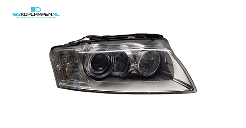 Audi A8 D3 Facelift Xenon Koplamp rechts