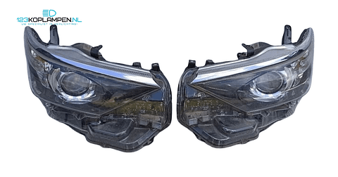 Toyota Auris 2 E18 Facelift koplamp links rechts