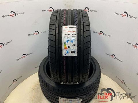 NEW 285/30ZR19 285/30R19 285/30/19 R19 ZR19 2853019 Mercedes