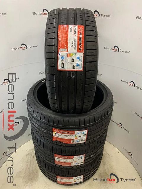 NIEUW 235/35ZR19 235/35R19 235/35/19 2353519 235/35 ZR19 R19