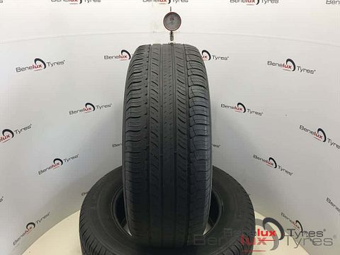 2 of 4 235/65R17 104H Michelin 235/65 R17 235/65/17 2356517
