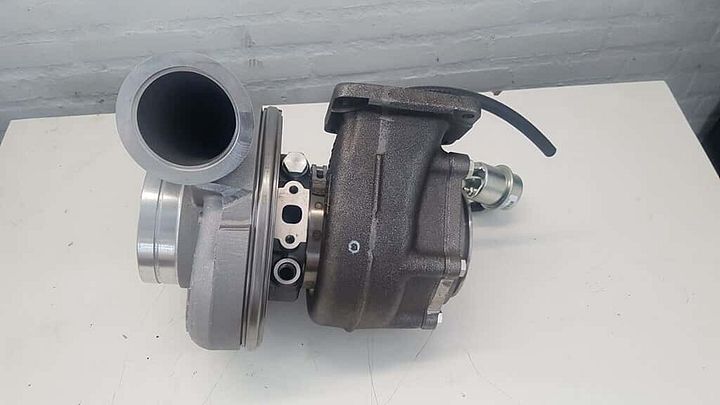 VOLVO D13K FH / FM 2013- E6 TURBO COMPRESSOR V 21989961; 21900655 21952490 21989961 3788513 3793858 3793861 3795222 4031026 5322450 5456125 85013296 85013511 85019296 – Zdjęcie 2
