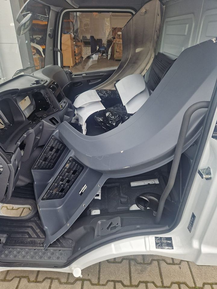 MB ATEGO CABINE EURO 6 TUNEL VOOR 6 CYL.MOTOR WITHOUT SEAT 000074 – Foto 10