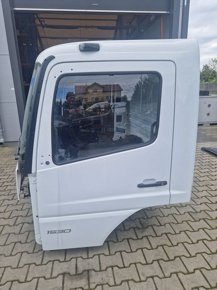MB ATEGO CABINE EURO 6 TUNEL VOOR 6 CYL.MOTOR WITHOUT SEAT 000074 – Foto 4