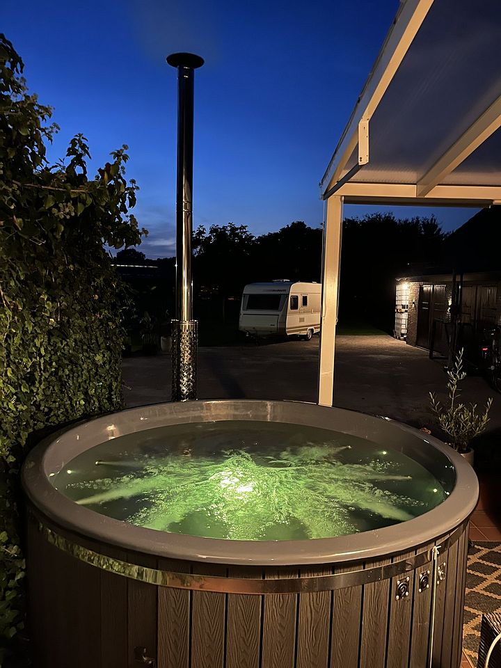 HOTTUB GLASVEZEL 205X95CM ROND MET INTEGREERT HOUT KACHEL  – Foto 4