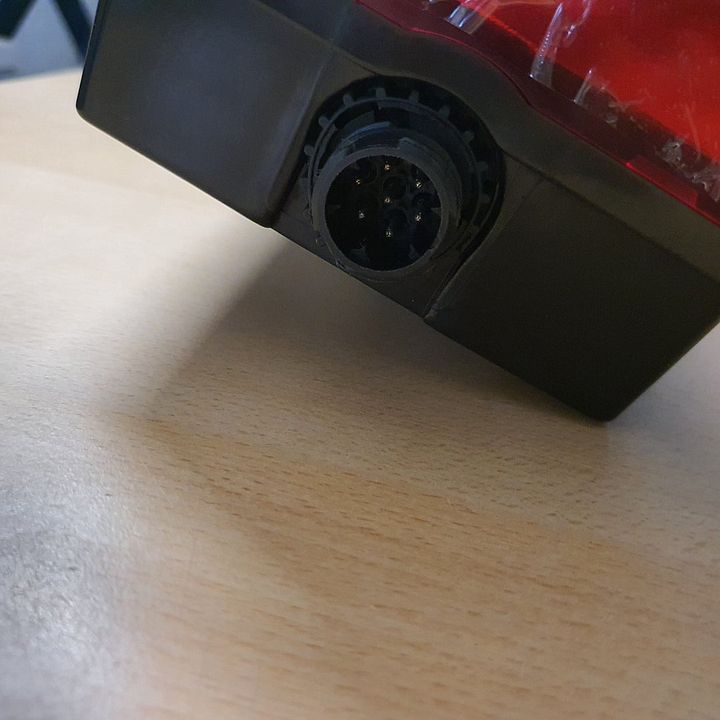 Scania REAR LIGHT RIGHT HAND, LED 2380953  – Foto 2